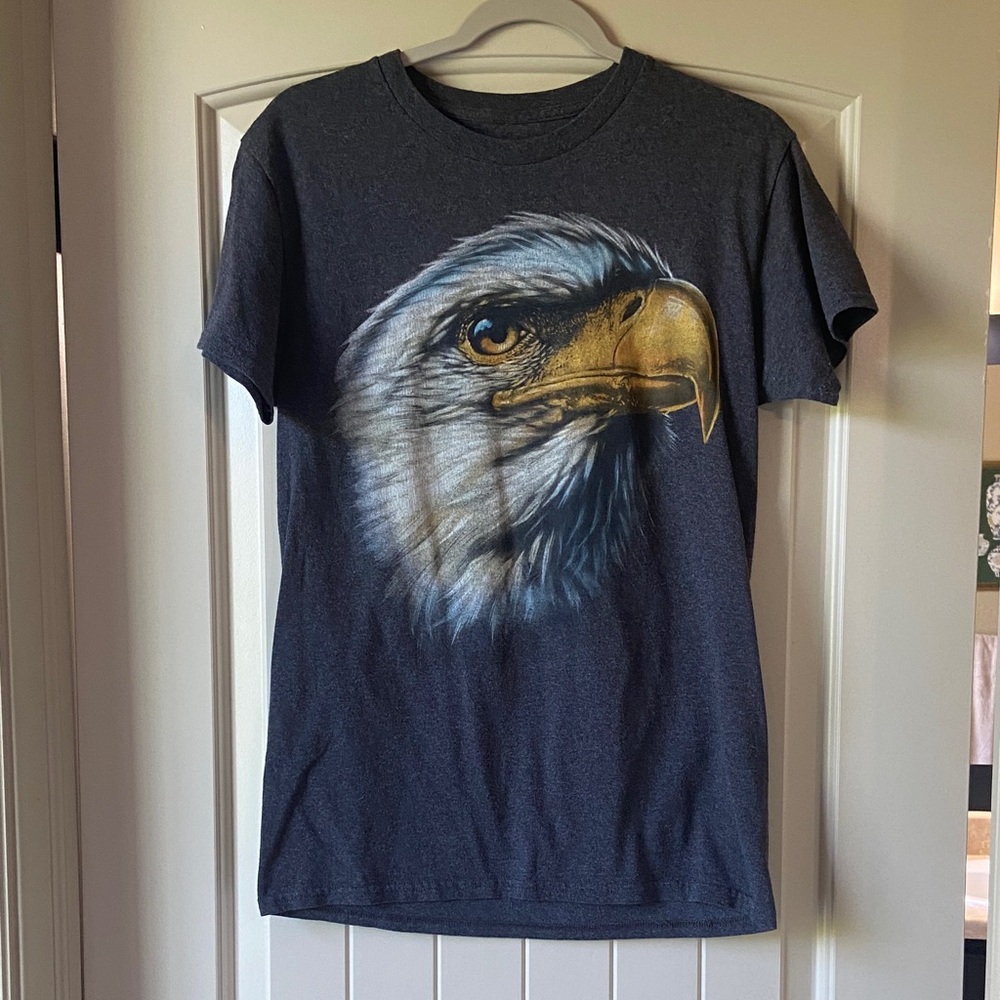 💙2/$5 Mens Vintage Eagle Graphic Tee